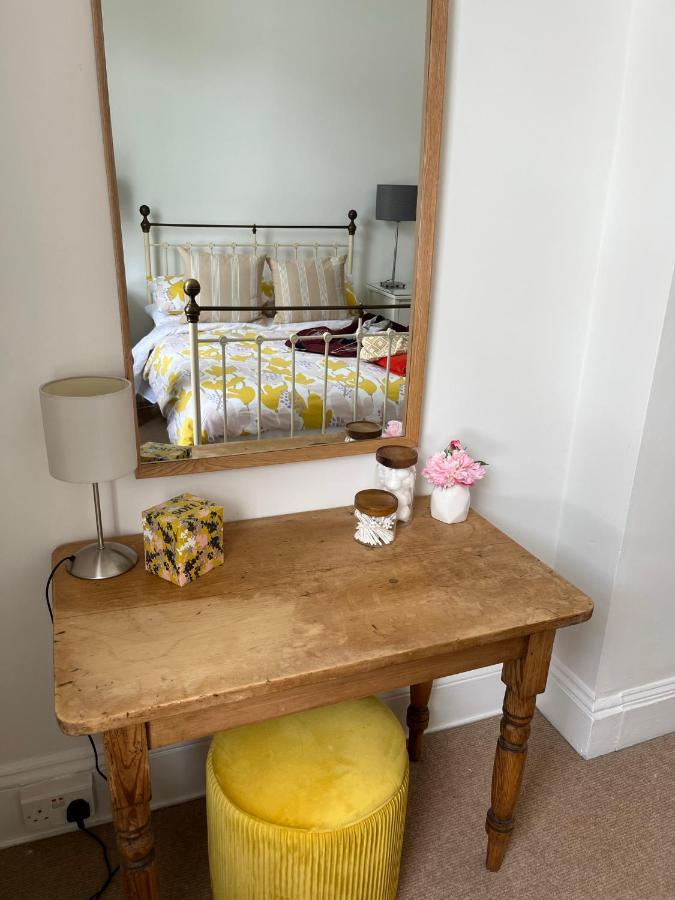 Tree Tops Apartment In Tunbridge Wells Esterno foto