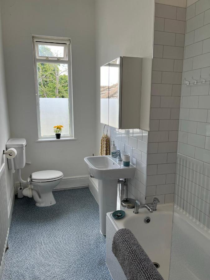 Tree Tops Apartment In Tunbridge Wells Esterno foto