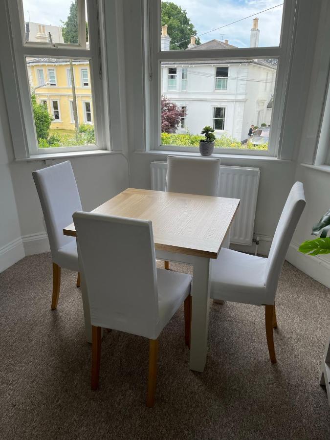 Tree Tops Apartment In Tunbridge Wells Esterno foto