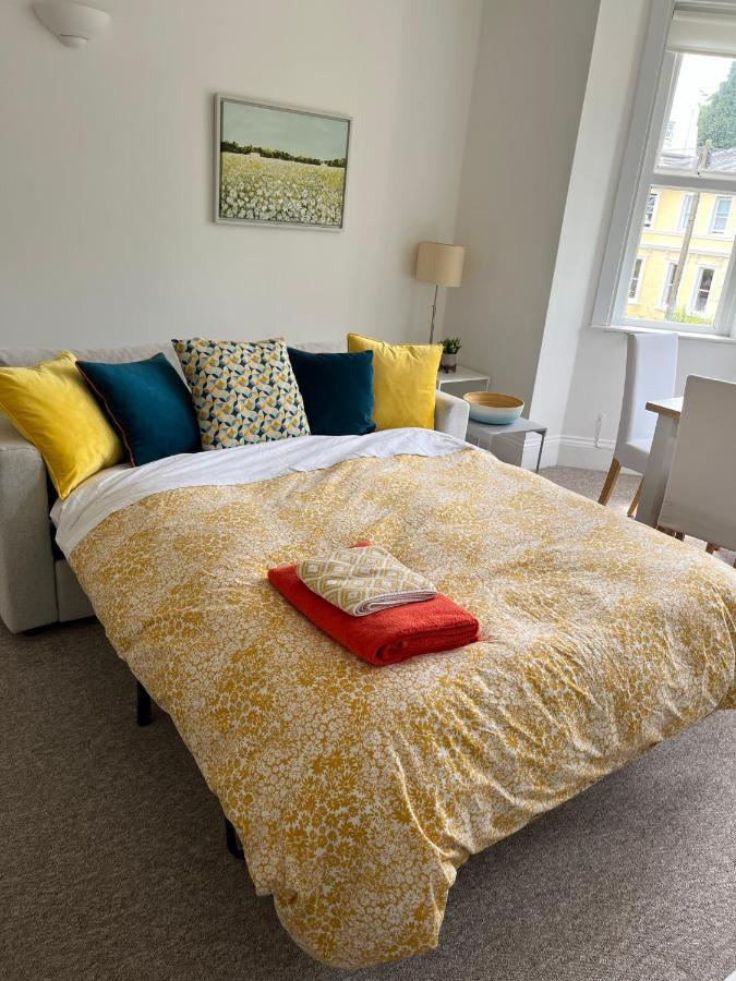 Tree Tops Apartment In Tunbridge Wells Esterno foto