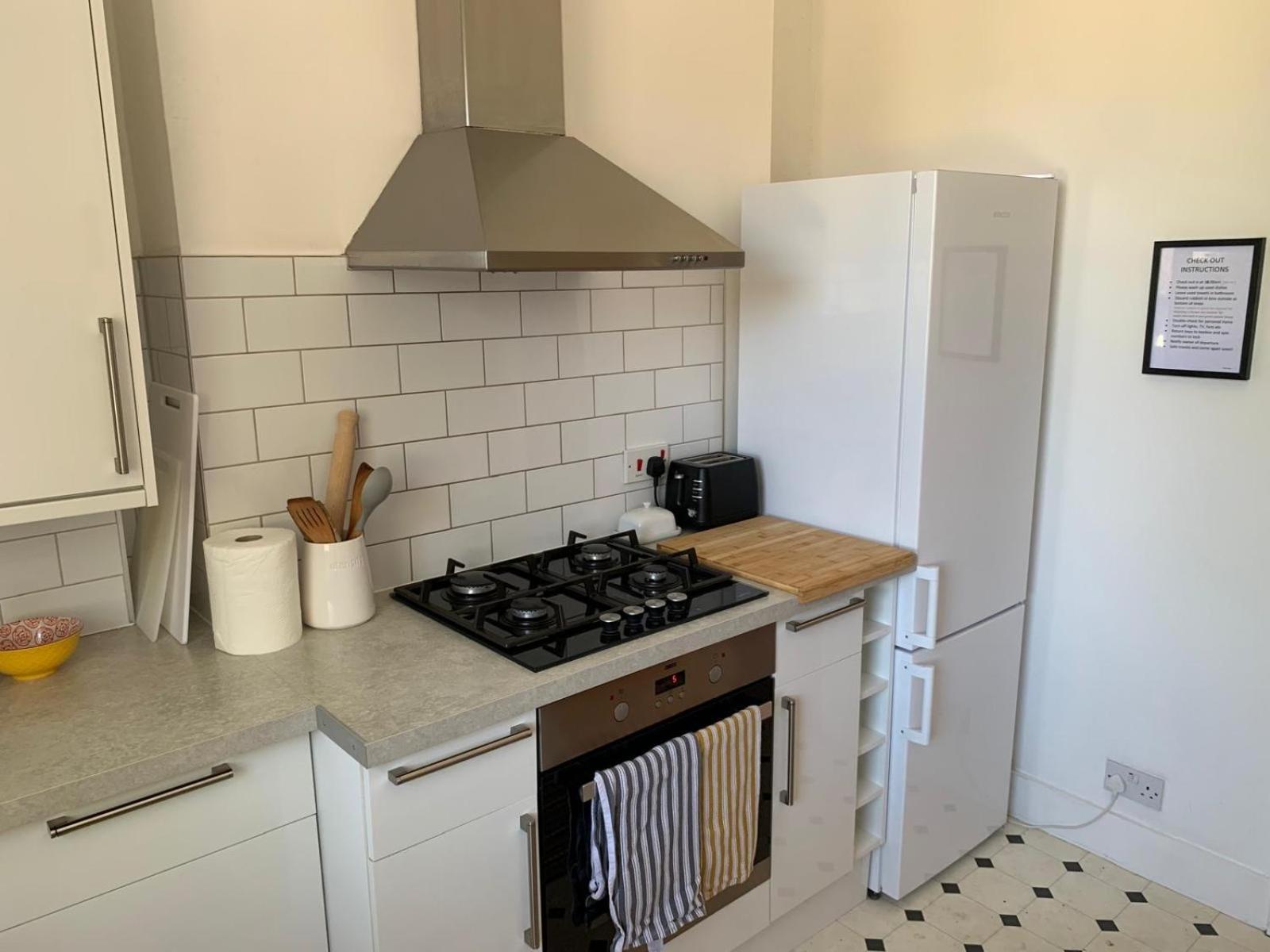 Tree Tops Apartment In Tunbridge Wells Esterno foto
